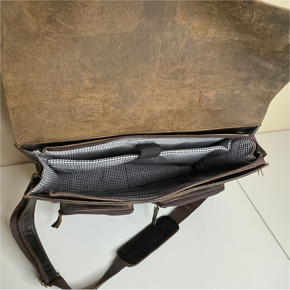 New Fullgrain Buffalo Leather Distressed Messenger Bag - Picture 8 of 16